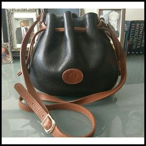 *HP 12/6!!* VTG Partners Drawstring Bucket Bag